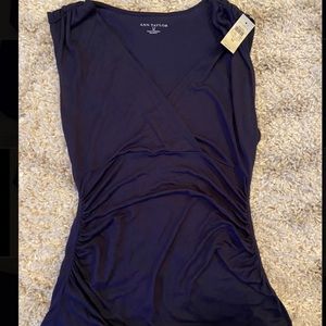 Ann Taylor Navy sleeveless blouse size medium NWT